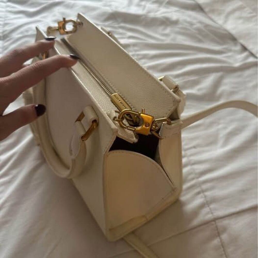 Charles and Keith purse - Picture 3 of 4